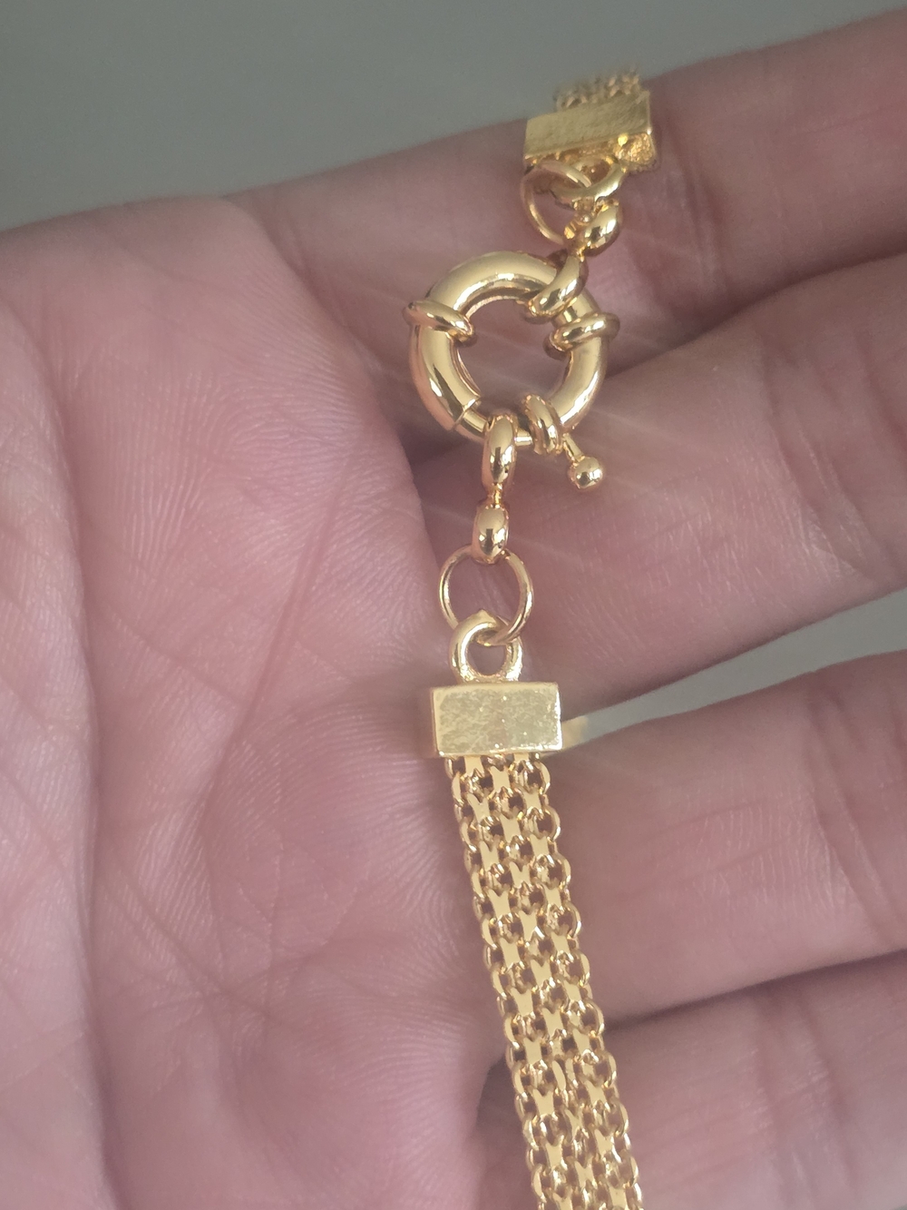 22kgp Dubai Gold-Tone Interlocking Circle Pendant Necklace - Picture 7 of 8